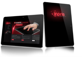 Dos tablets mostrando el logo de la aplicación en sus respectivas pantallas.